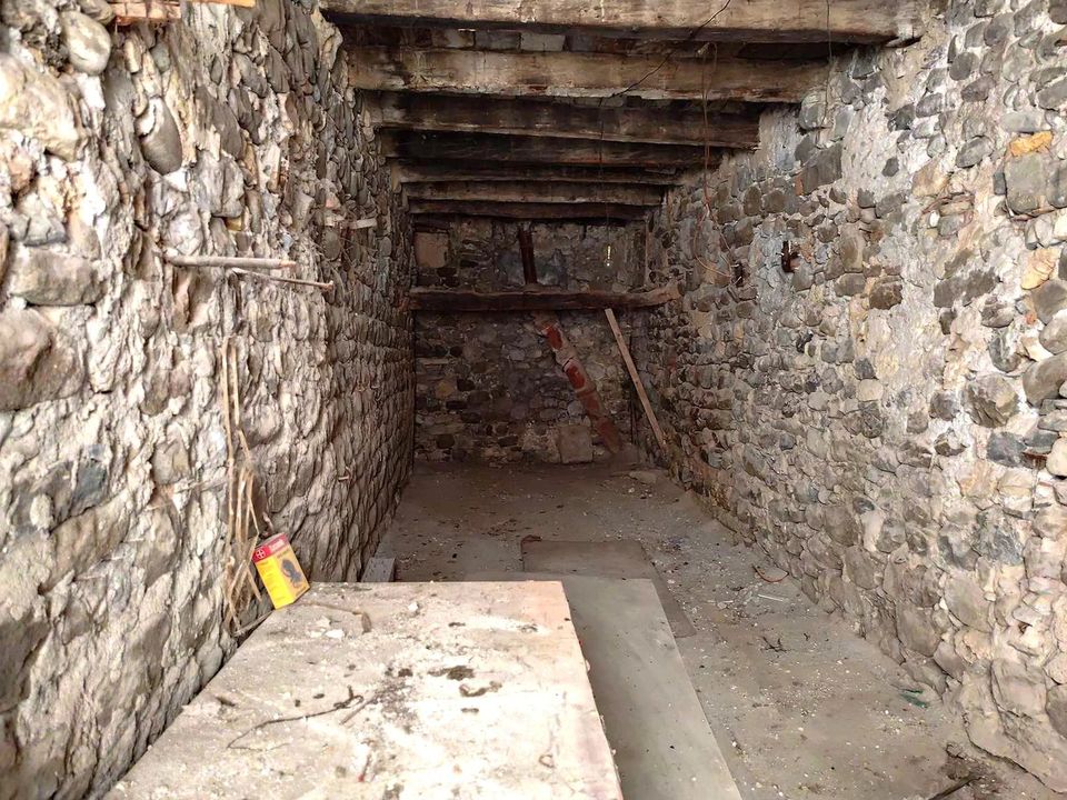 Cave house i Puget-Théniers, Alpes-Maritimes - foto 1