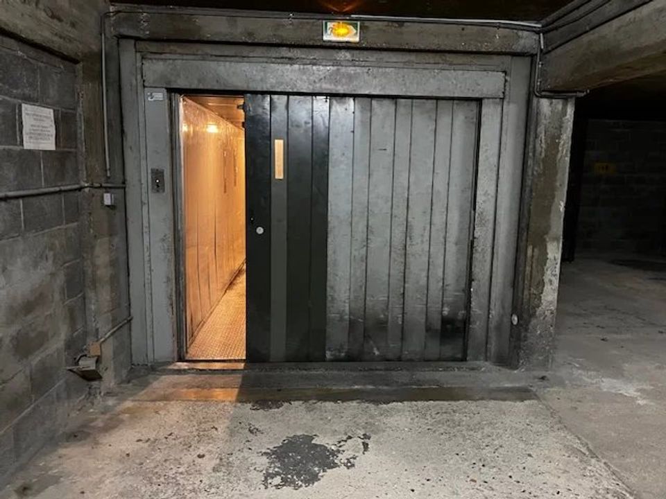 Garage i Paris, Paris - foto 4