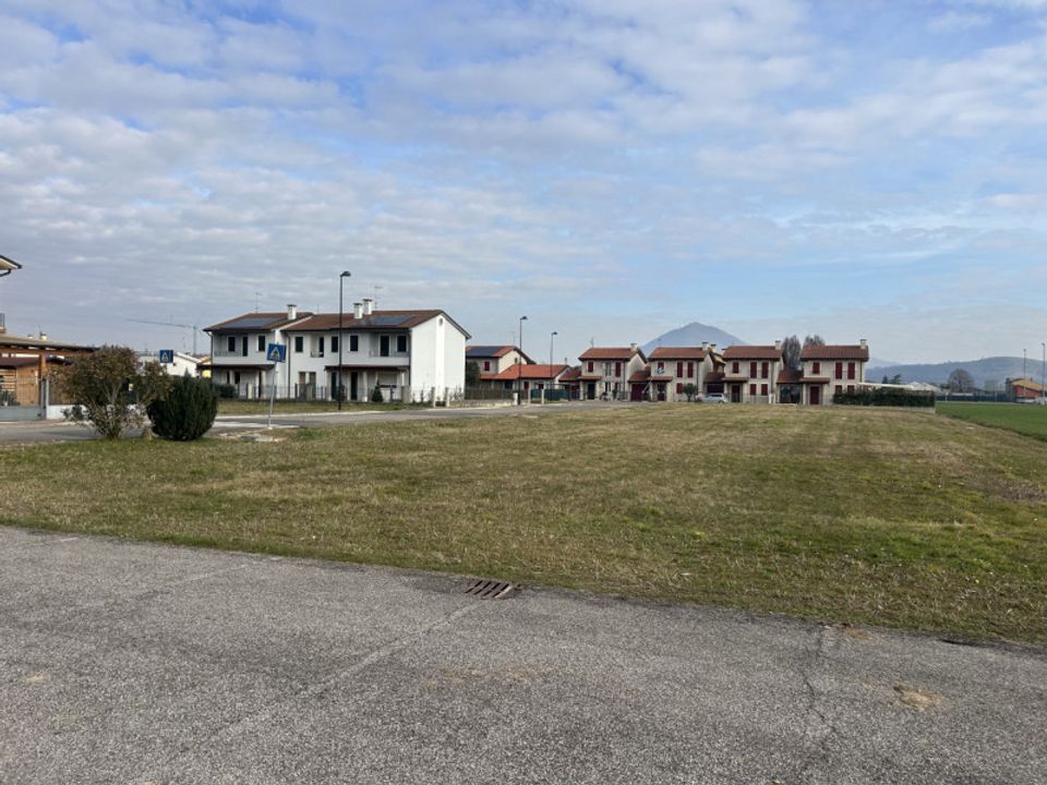 Helårsgrund i Albettone, Vicenza - foto 1