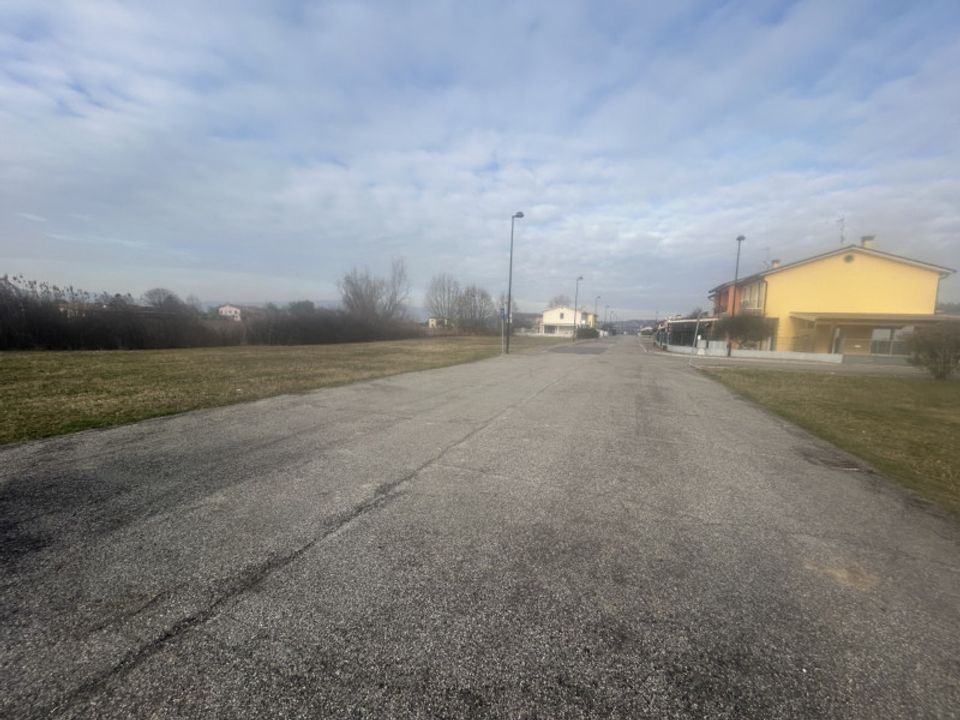 Helårsgrund i Albettone, Vicenza - foto 2