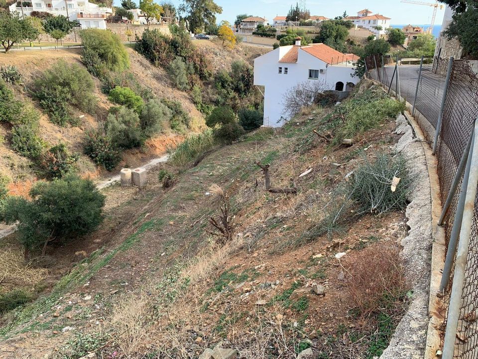Helårsgrund i Fuengirola, Malaga - foto 4
