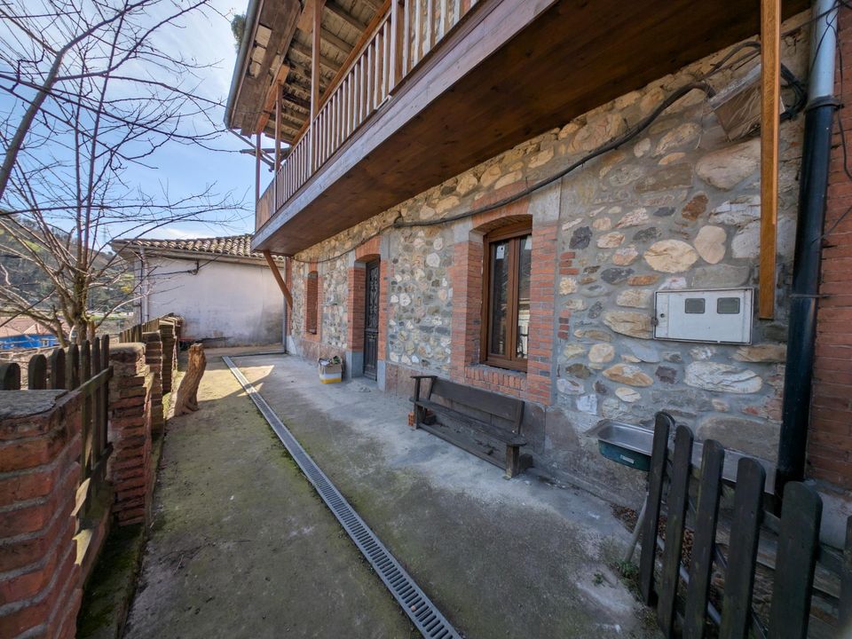 Villa in Mieres, Asturias - foto 1
