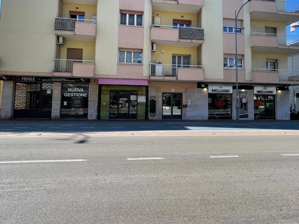 Erhvervsejendom i Montesilvano Marina, Pescara - foto 2