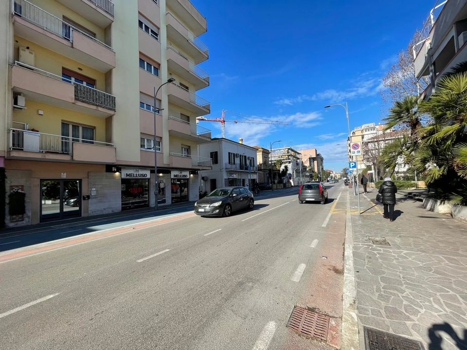 Erhvervsejendom i Montesilvano Marina, Pescara - foto 4