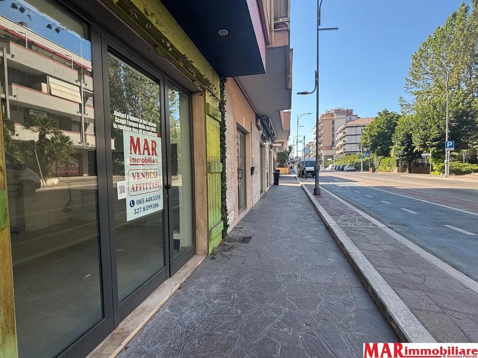 Erhvervsejendom i Montesilvano Marina, Pescara - foto 2