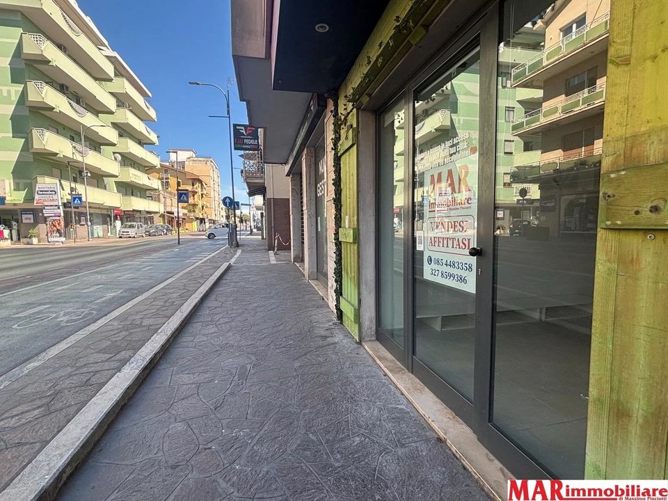 Erhvervsejendom i Montesilvano Marina, Pescara - foto 3