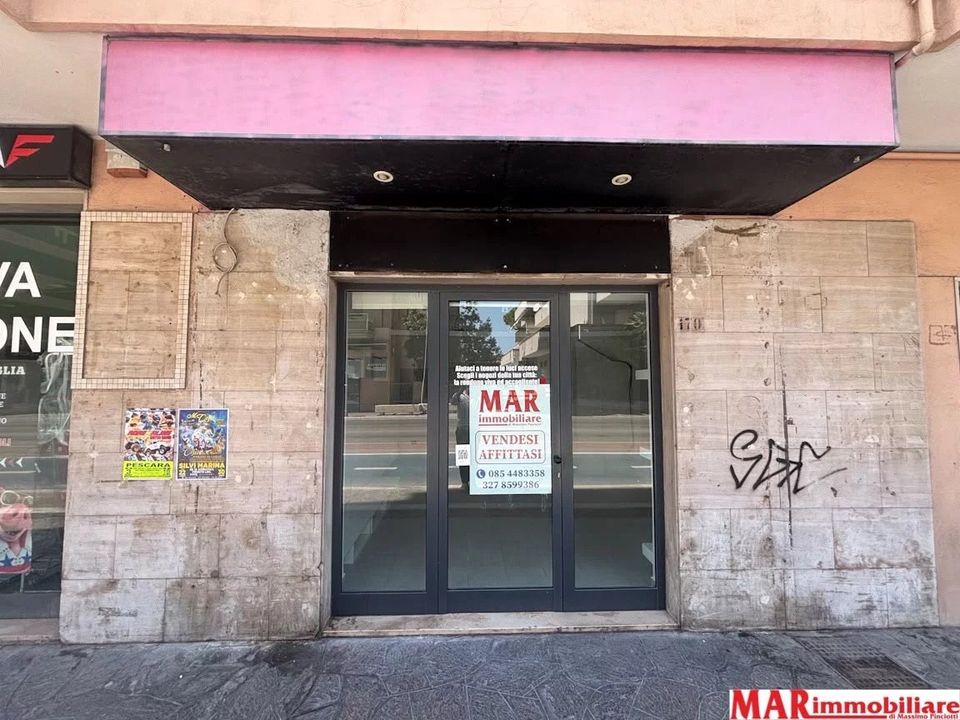 L'establiment comercial a Montesilvano Marina, Pescara - foto 1