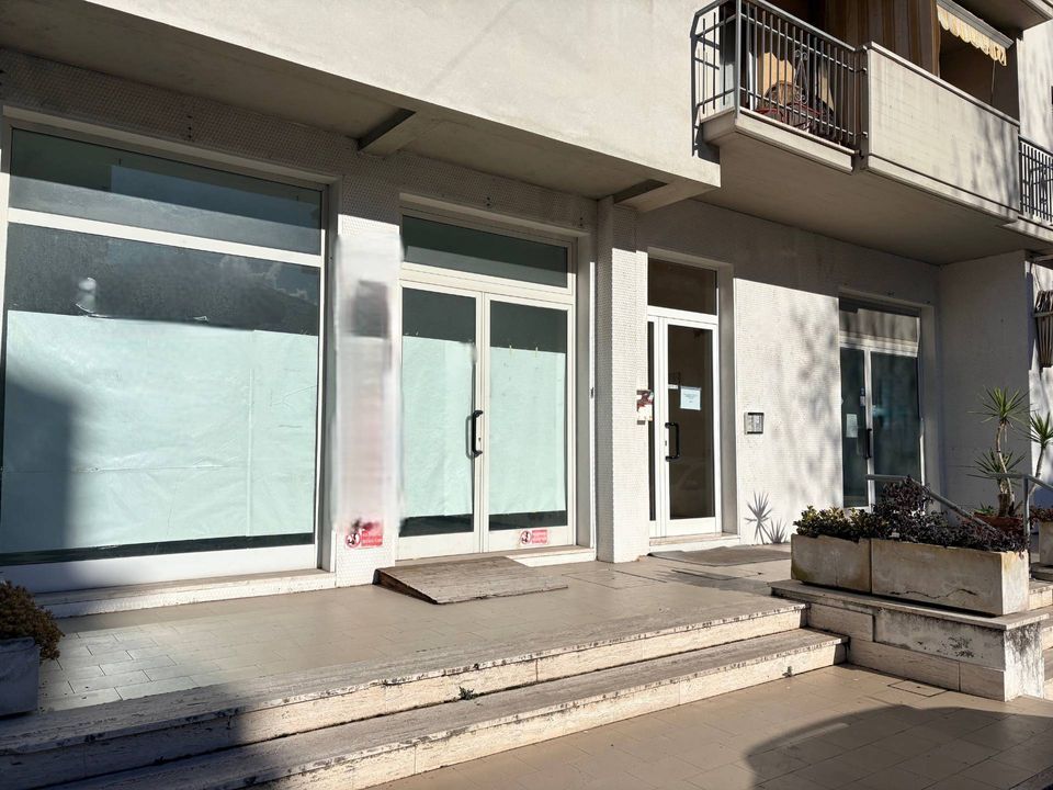 Erhvervsejendom i Montemarciano, Ancona - foto 1