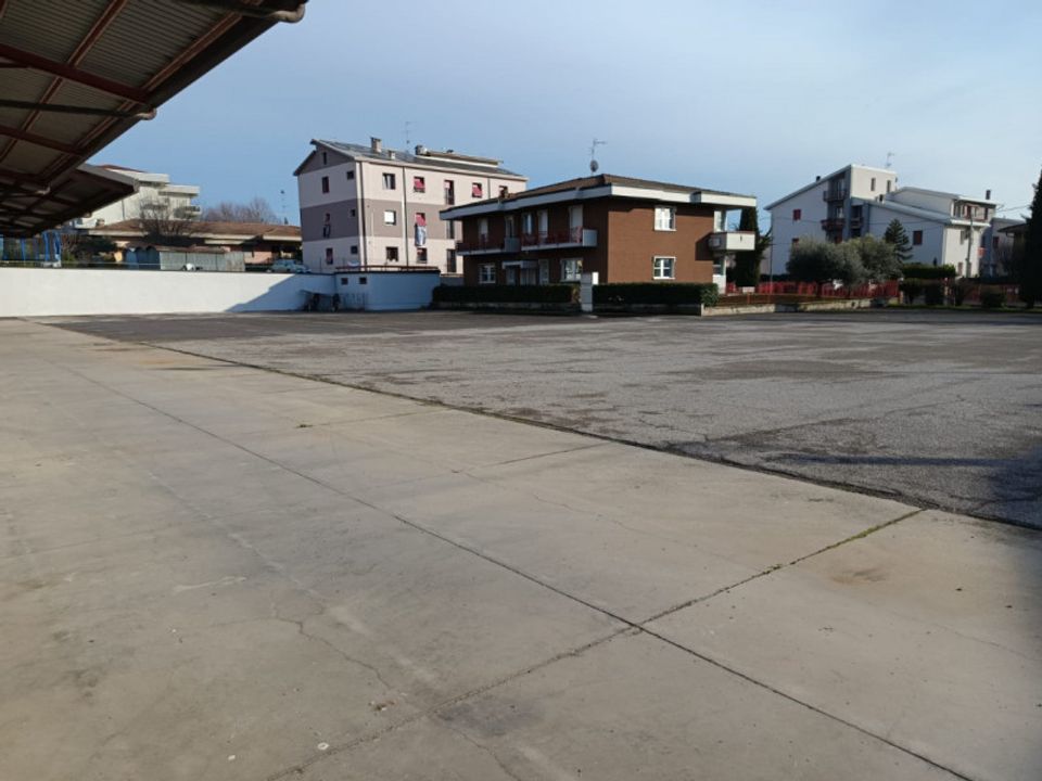Erhvervsejendom i Calcinato, Brescia - foto 1