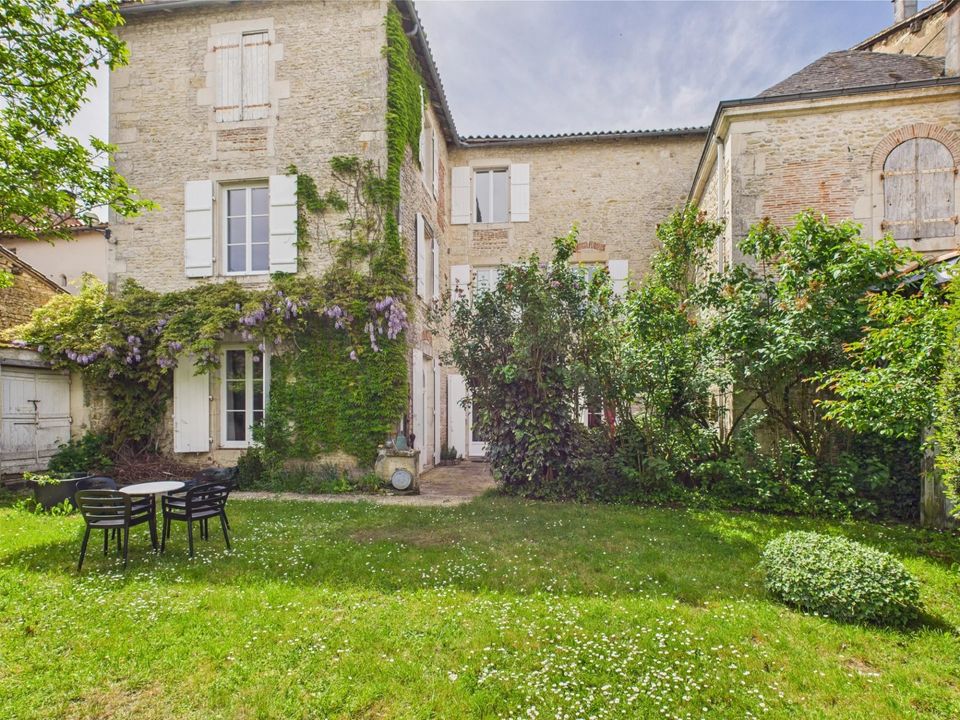 Villa i Ruffec, Charente - foto 1