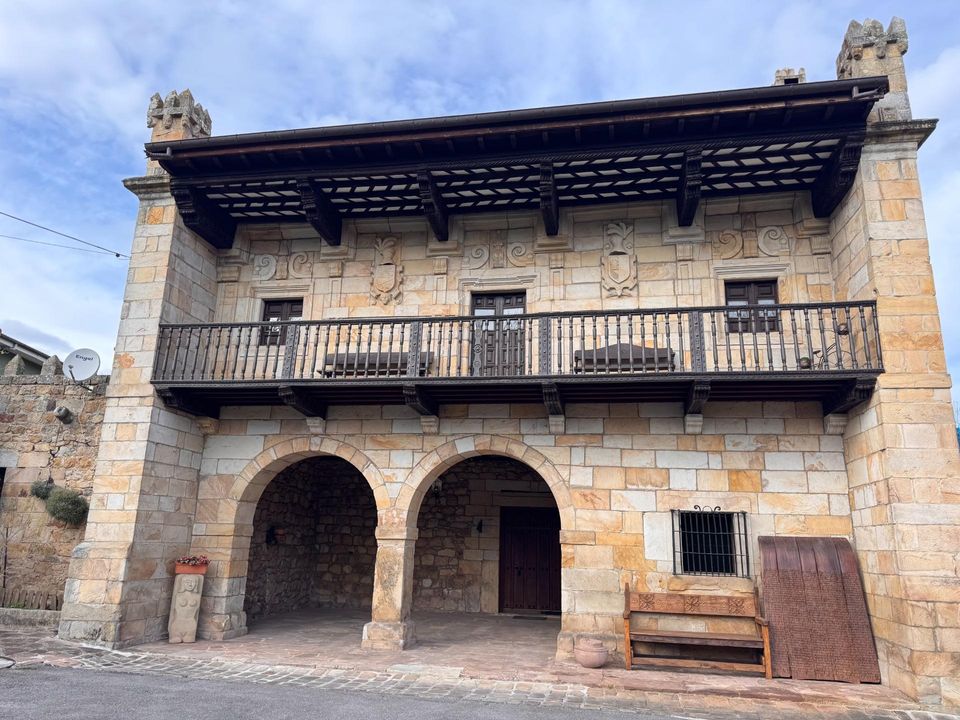 Villa i Los Corrales De Buelna, Cantabria - foto 1