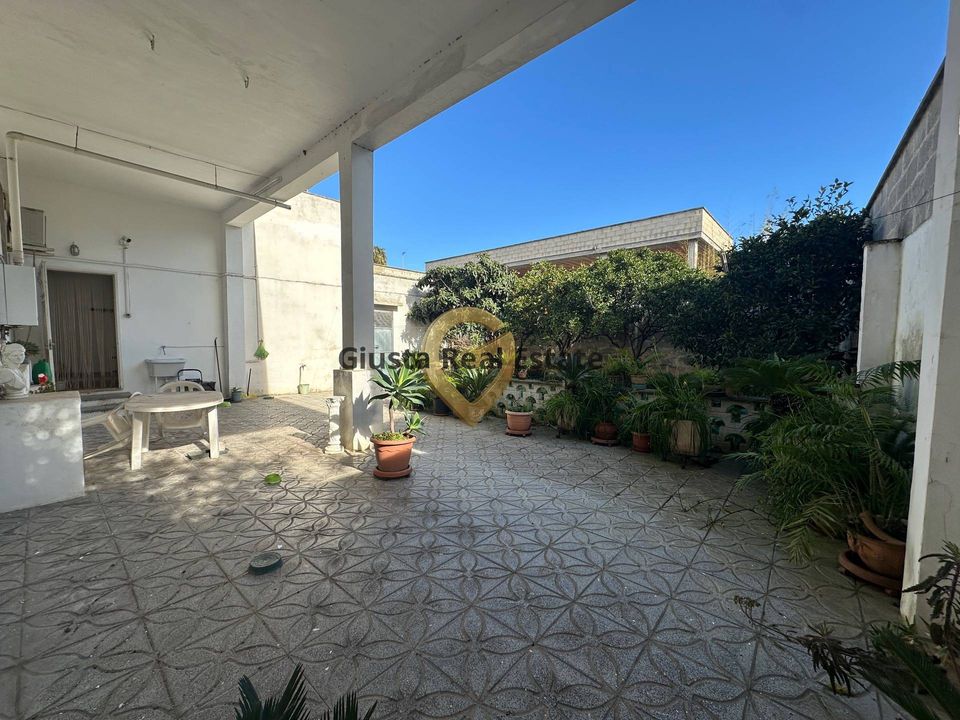 Villa en San Pietro Vernotico, Brindisi - foto 1
