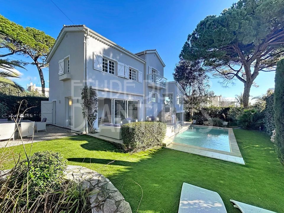 Villa i Antibes, Alpes-Maritimes - foto 1