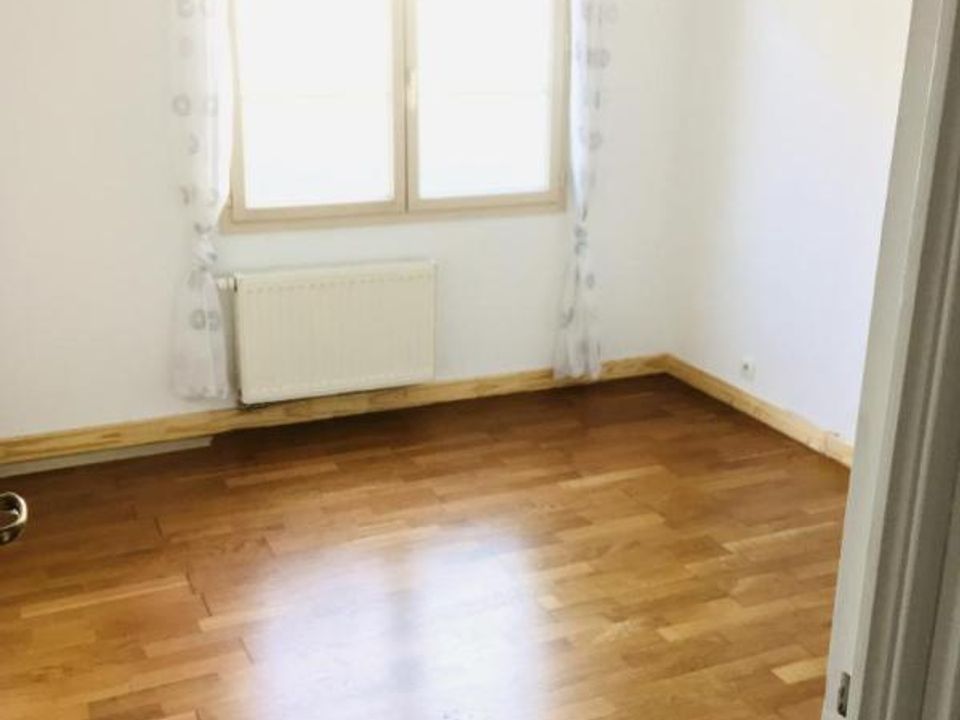 Apartment in Avrille, Maine-et-Loire - photo 3