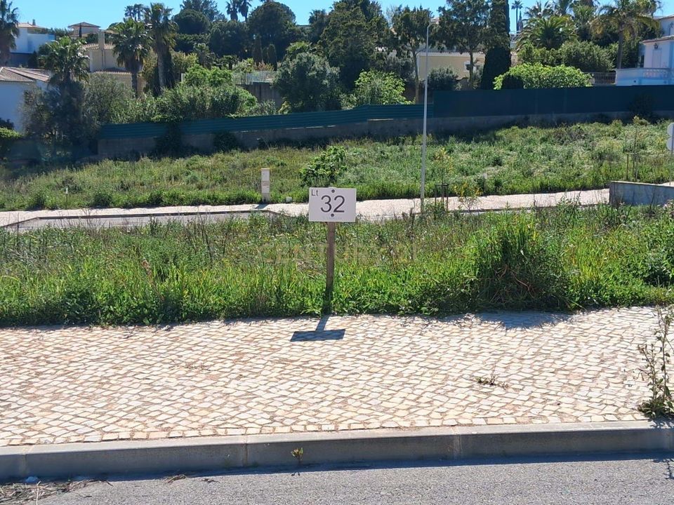 Helårsgrund i Luz, Faro - foto 1