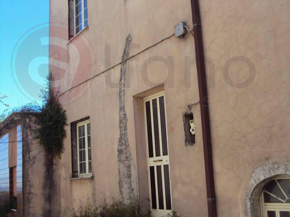 Landejendom i Sant'Ambrogio sul Garigliano, Frosinone - foto 1