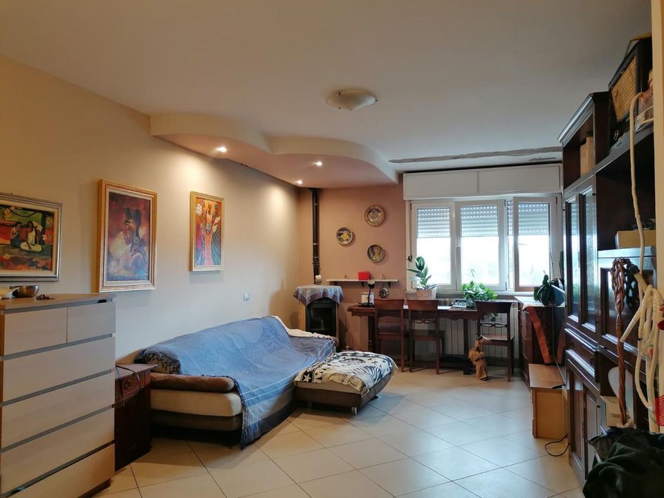 Lejlighed i Carrara, Massa and Carrara - foto 1