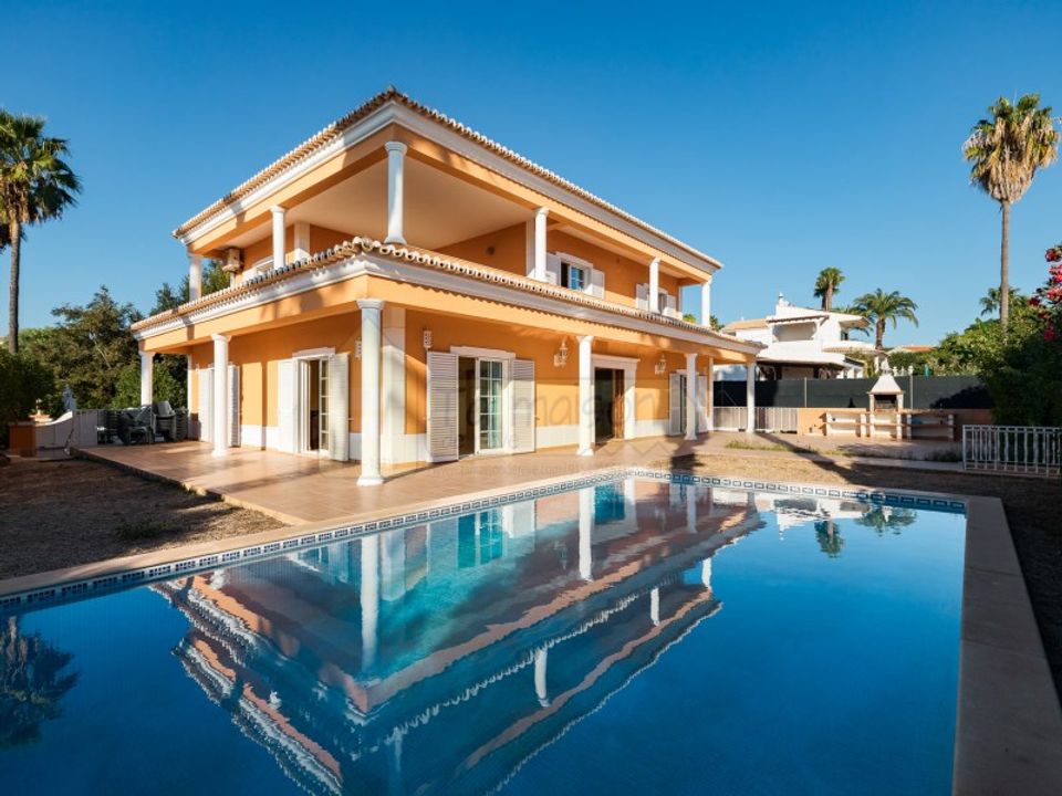 Villa i Quarteira, Faro - foto 1