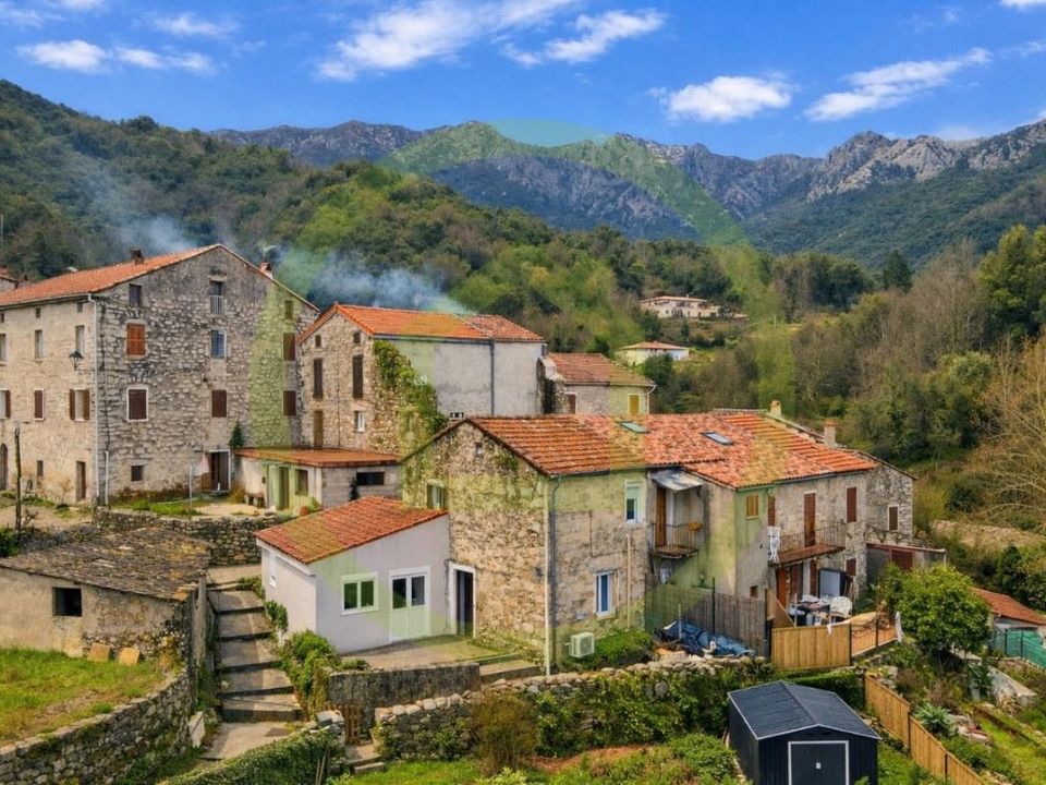 Landsbyhus i Ucciani, Corse-du-Sud - bilde 1