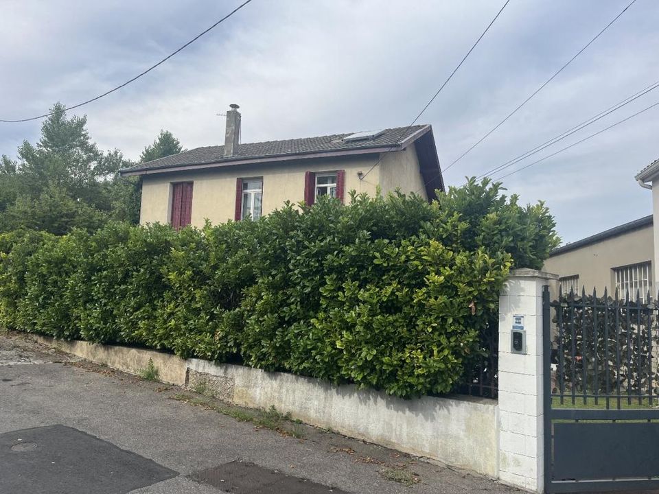 Villa i Vaulx-en-Velin, Rhone - foto 1