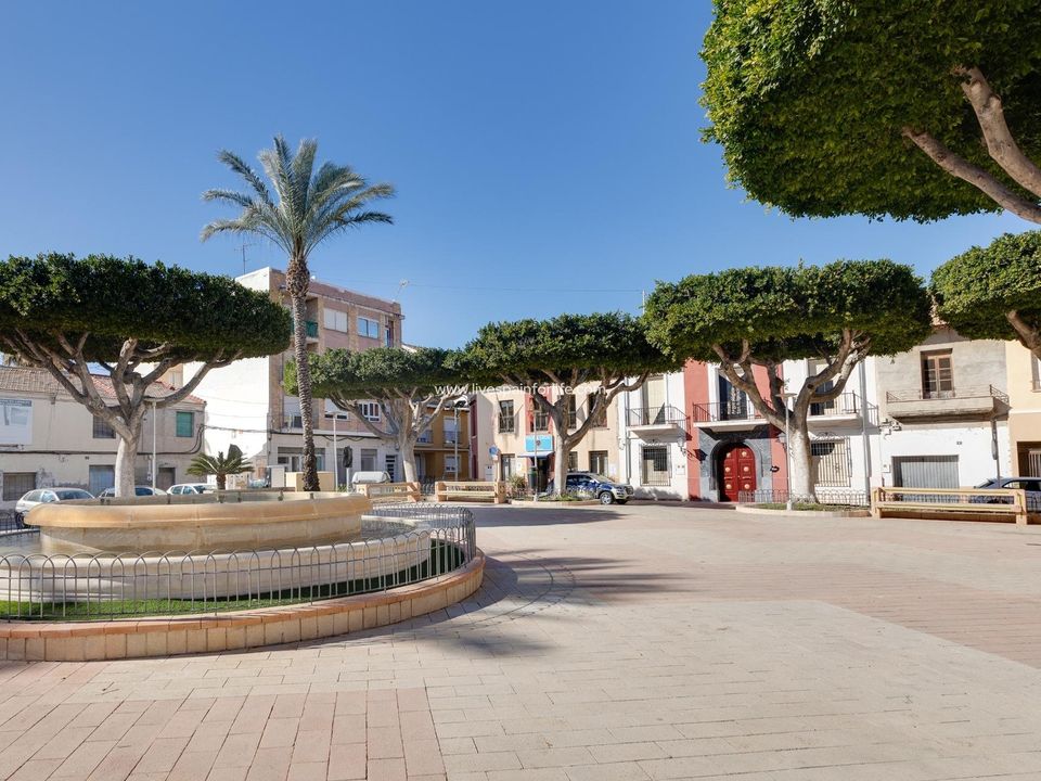 Lejlighed i La Marina, Alicante - foto 1