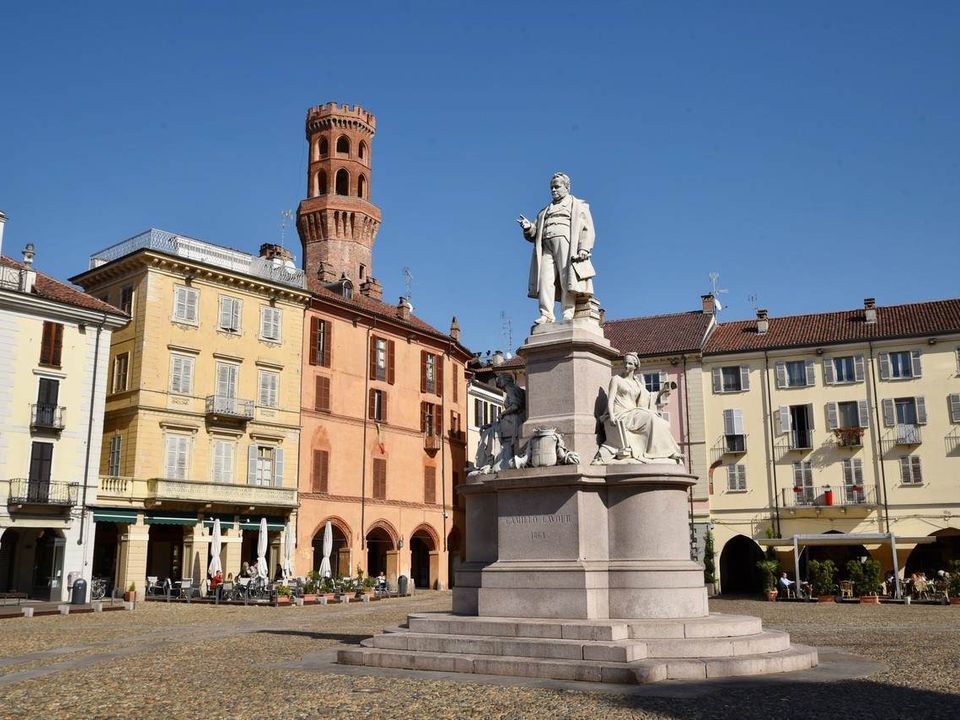 Erhvervsejendom i Vercelli, Vercelli - foto 1