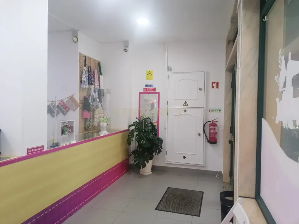 Erhvervsejendom i Massama, Lisbon - foto 2