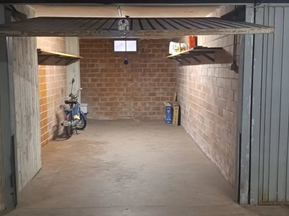 Garage i Perugia, Perugia - foto 1