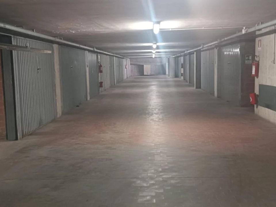 Garage i Perugia, Perugia - foto 3