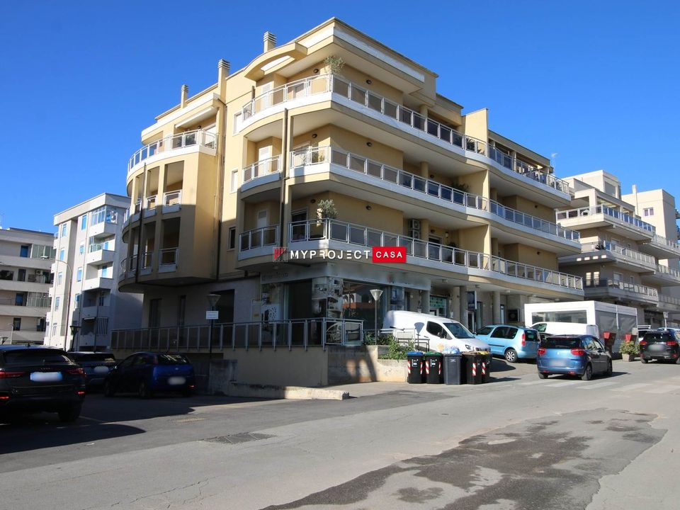 Erhvervsejendom i Martina Franca, Taranto - foto 1