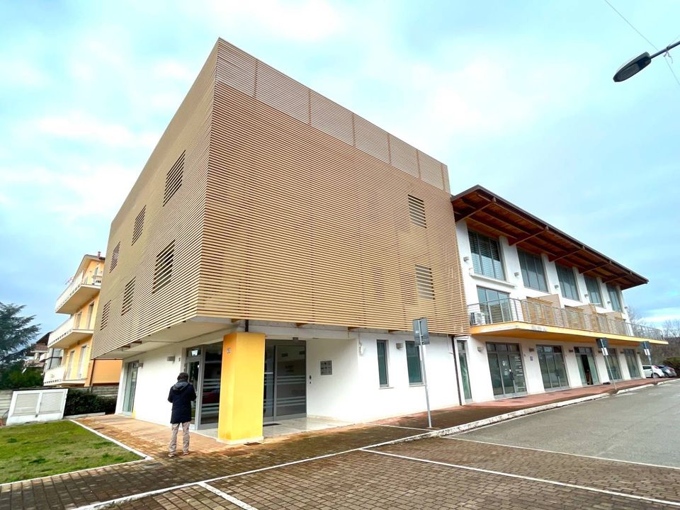 Erhvervsejendom i Colonnella, Teramo - foto 1