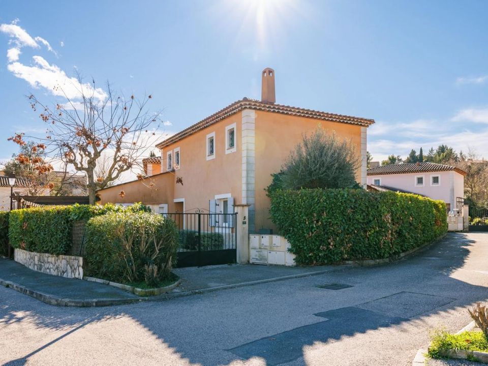 Villa i Le Rouret, Alpes-Maritimes - foto 1