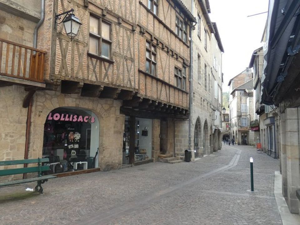 Erhvervsejendom i Figeac, Lot - foto 1