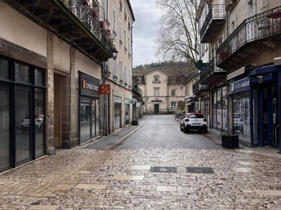 Erhvervsejendom i Figeac, Lot - foto 1