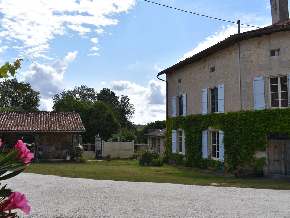 Villa i Aubeterre-sur-Dronne, Charente - foto 1