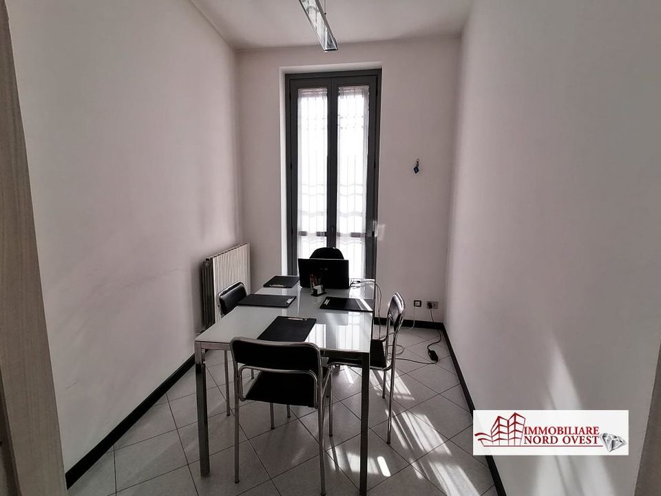 L'establiment comercial a Settimo Milanese, Milan - foto 5