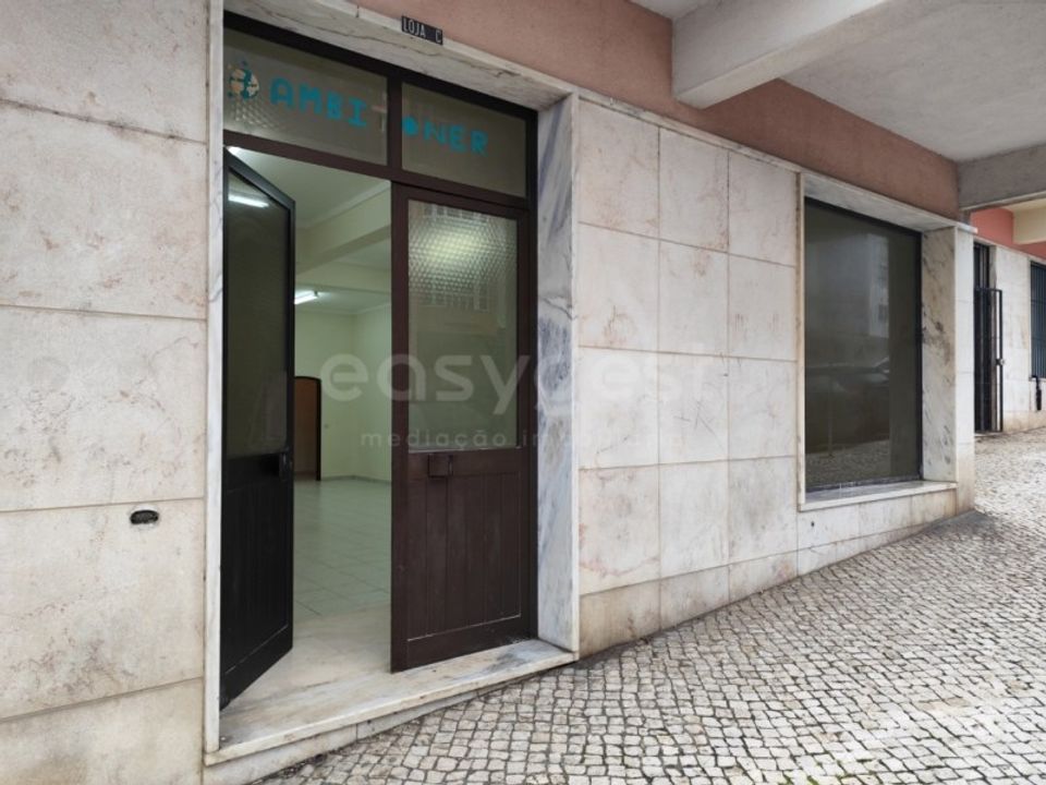 Erhvervsejendom i Cacem, Lisbon - foto 1
