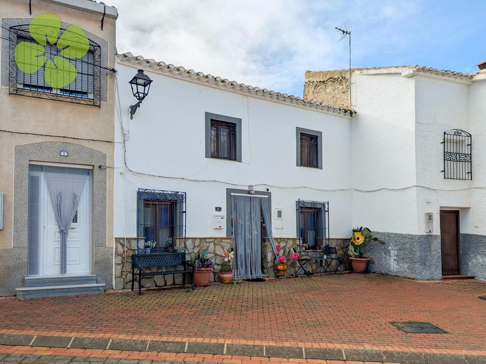 Casa de pueblo en Chirivel, Almeria - foto 1
