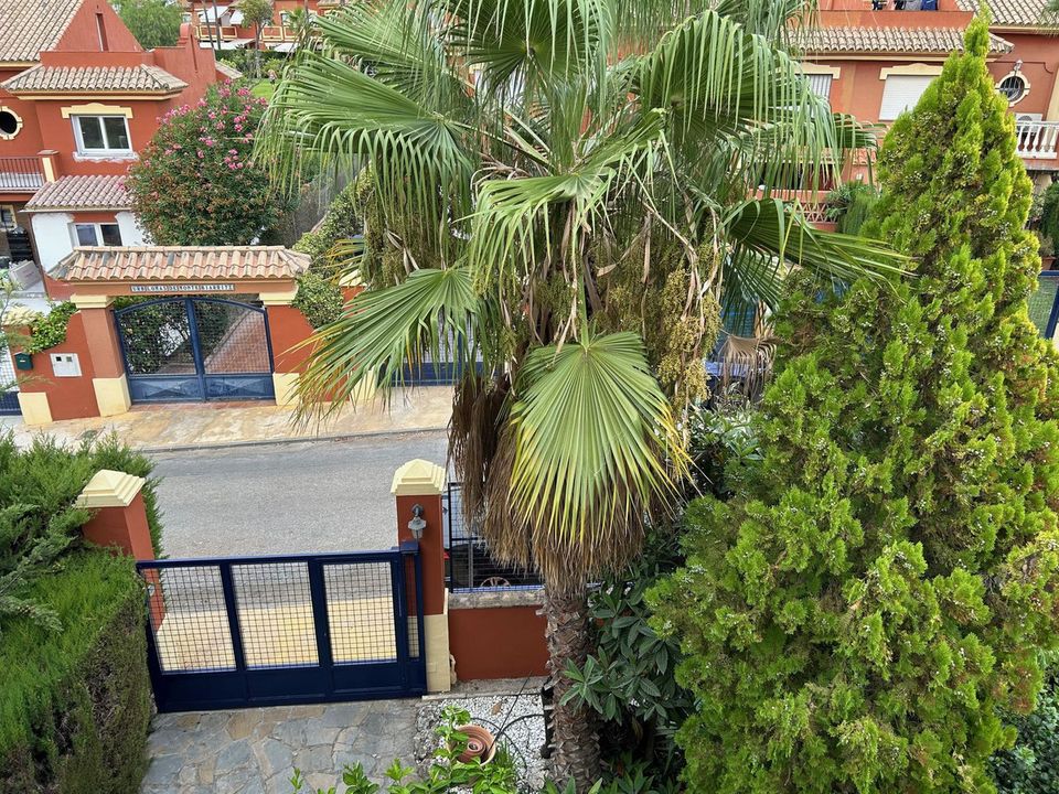 Casa de cidade em Atalaya Isdabe, Malaga - foto 1