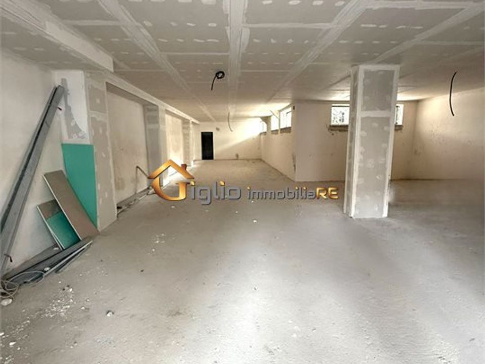 Erhvervsejendom i Cardito, Naples - foto 1