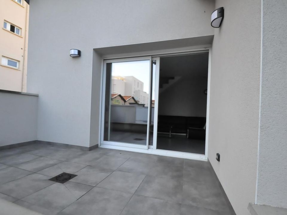 Lejlighed i Villeurbanne, Rhone - foto 3