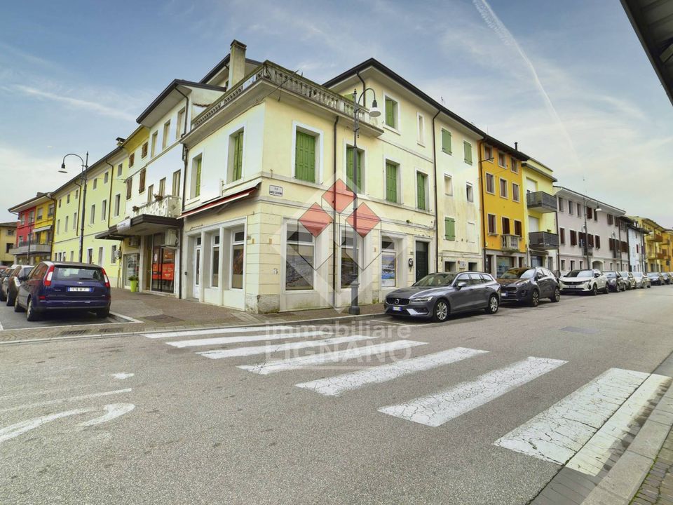 Erhvervsejendom i Latisana, Udine - foto 1