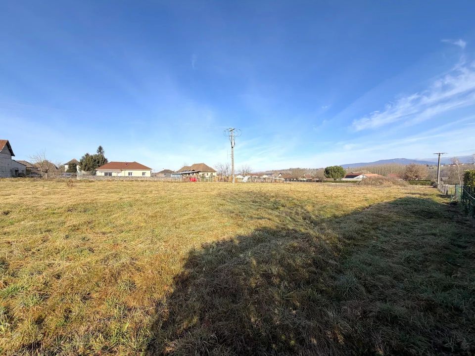 Helårsgrund i Les Avenieres Veyrins-Thuellin, Isere - foto 1