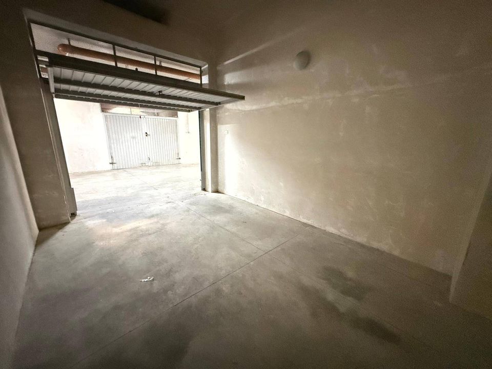 Parkeringsplads i San Nicola la Strada, Caserta - foto 2