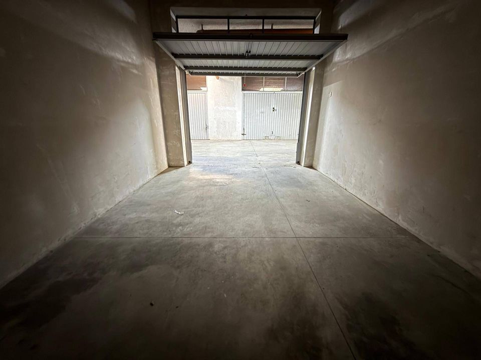Parkeringsplads i San Nicola la Strada, Caserta - foto 3