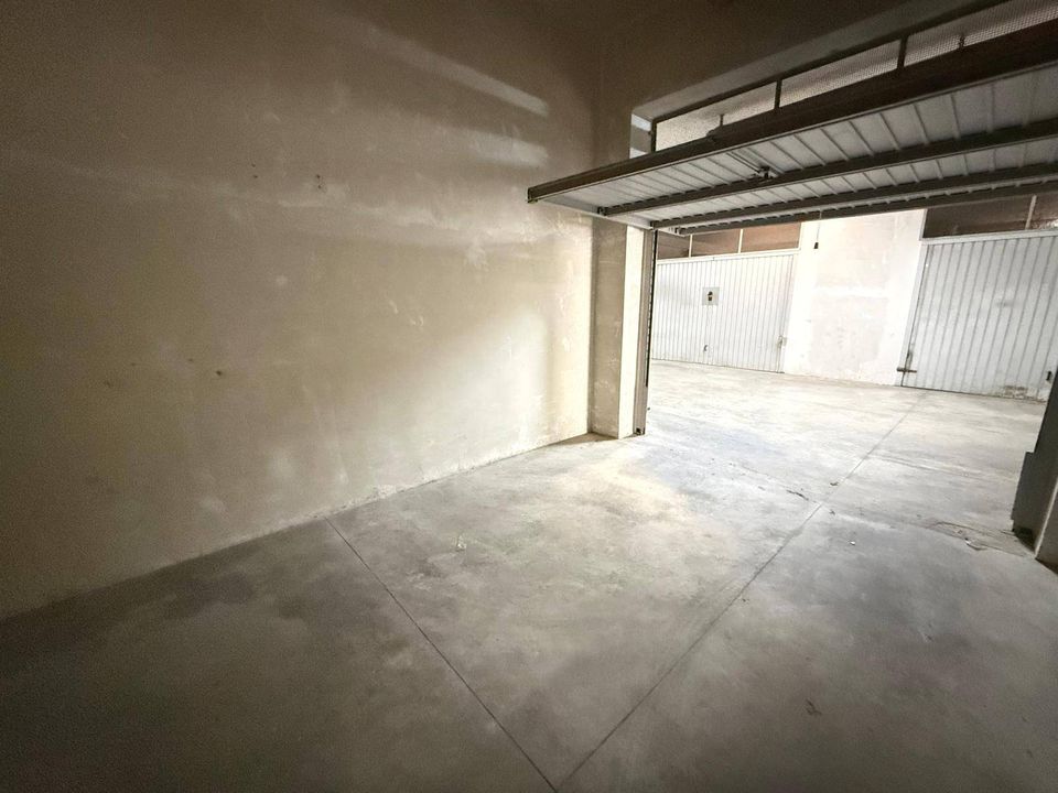 Parkeringsplads i San Nicola la Strada, Caserta - foto 4