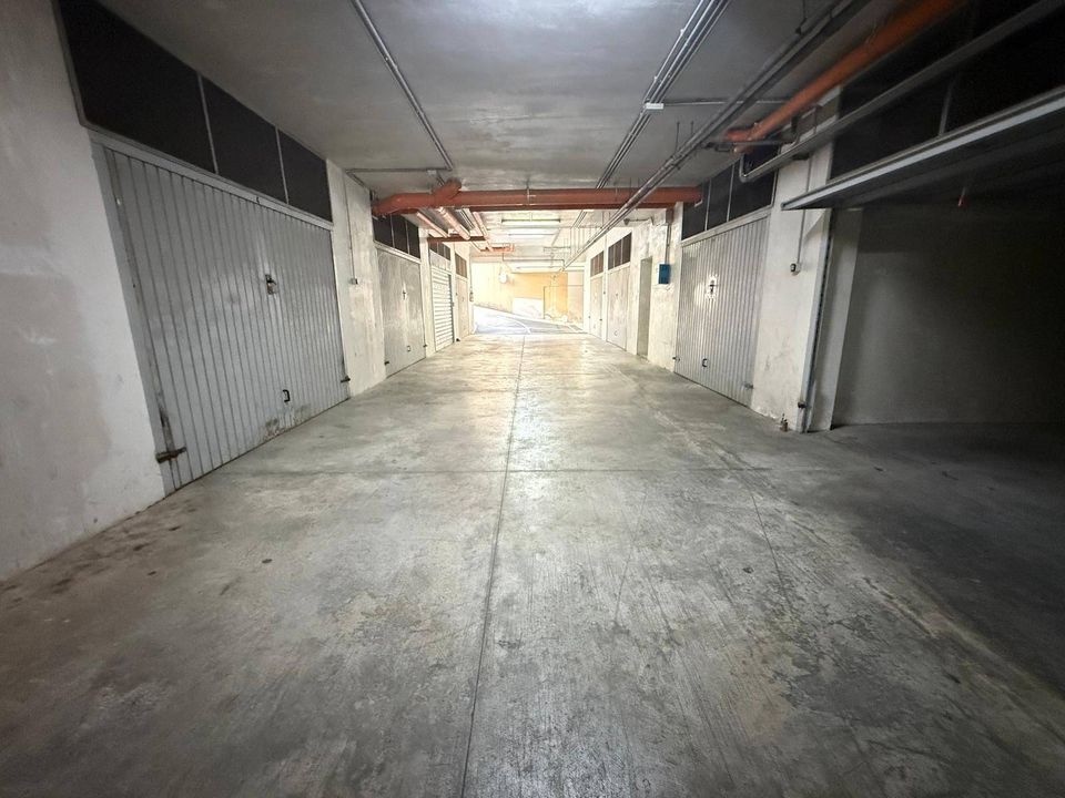 Parkeringsplads i San Nicola la Strada, Caserta - foto 5