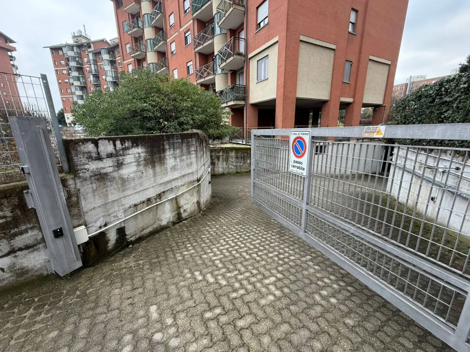 Parkeringsplads i Torino, Turin - foto 2