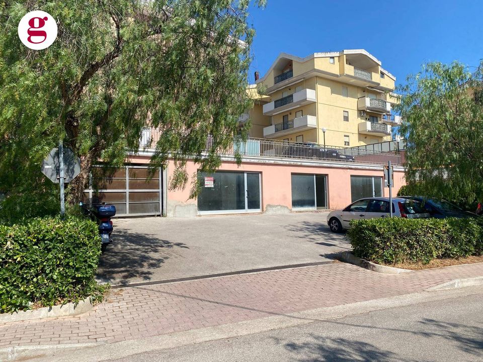 Erhvervsejendom i Vasto, Chieti - foto 1