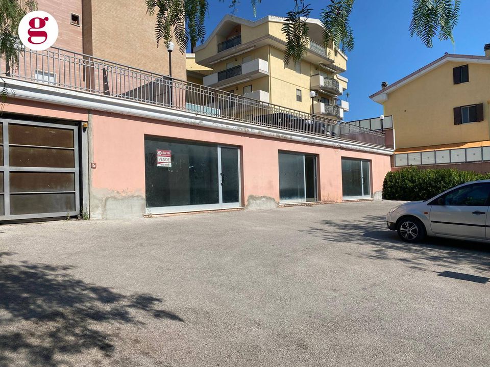 Erhvervsejendom i Vasto, Chieti - foto 3